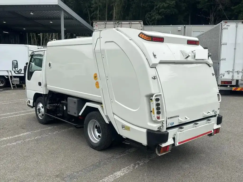 いすゞ エルフ 小型 パッカー車 巻き込み式 回転ダンプ式の中古トラック画像4