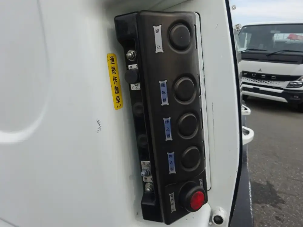 三菱 キャンター 小型 パッカー車 巻き込み式 回転ダンプ式の中古トラック画像11