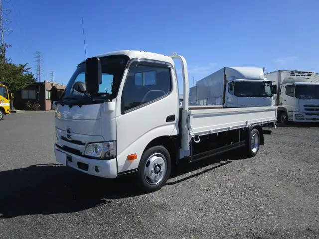 日野 デュトロ 小型 平ボディ 2RG-XZU655M R5 の中古トラック【車両No.188591】