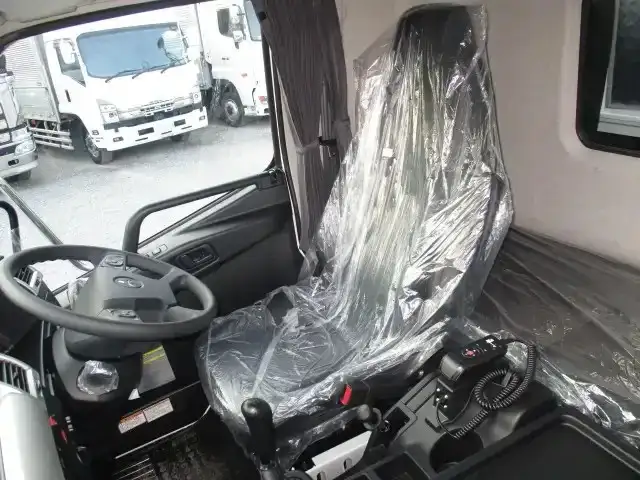 三菱 ファイター 中型/増トン 平ボディ アルミブロック エアサスの中古トラック画像11