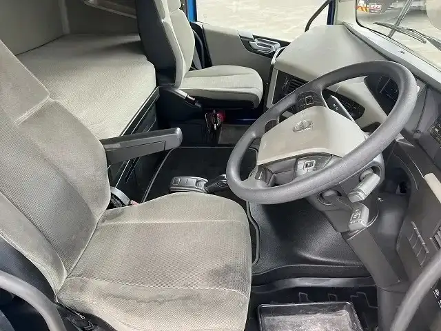 ボルボ トラック 大型 トラクター ハイルーフ 1デフの中古トラック画像11