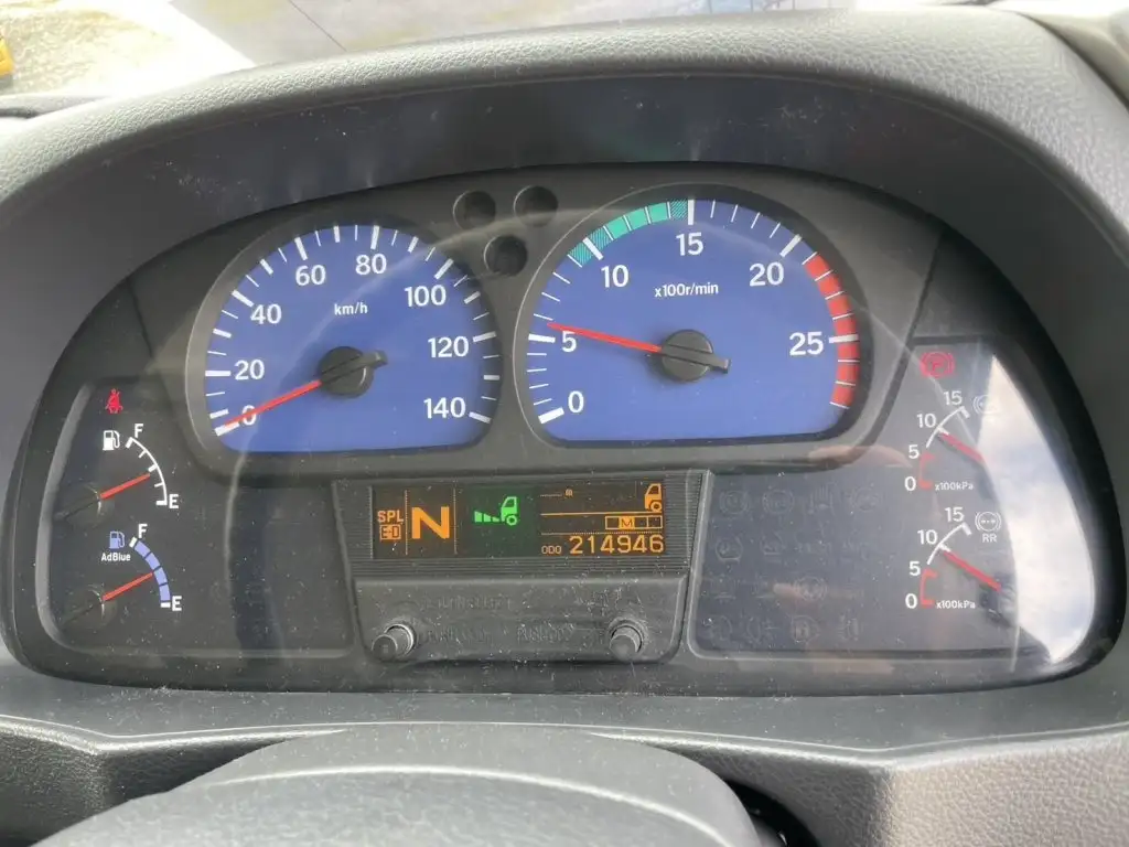 日産UD クオン 大型 ウイング エアサス ベッドの中古トラック画像14