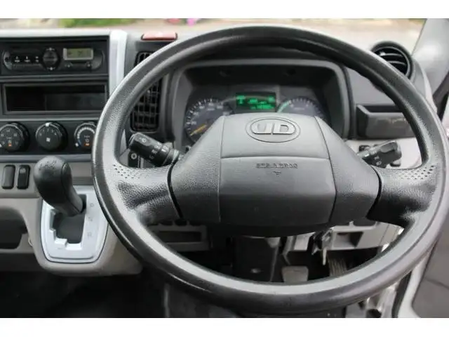 日産UD その他 小型 平ボディ パワーゲート 床鉄板の中古トラック画像9