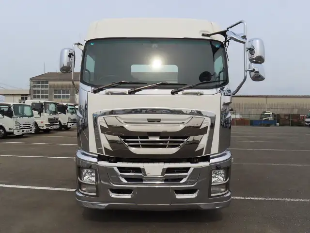 いすゞ ギガ 大型 トラクター ハイルーフ 1デフの中古トラック画像2