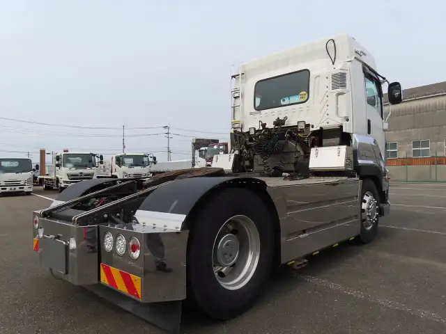 いすゞ ギガ 大型 トラクター ハイルーフ 1デフの中古トラック画像4