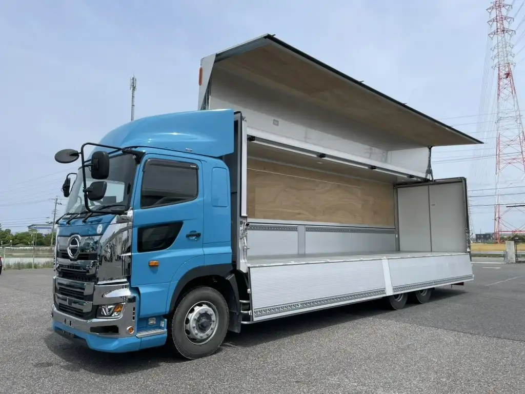 日野 プロフィア 大型 ウイング エアサス ベッドの中古トラック画像6
