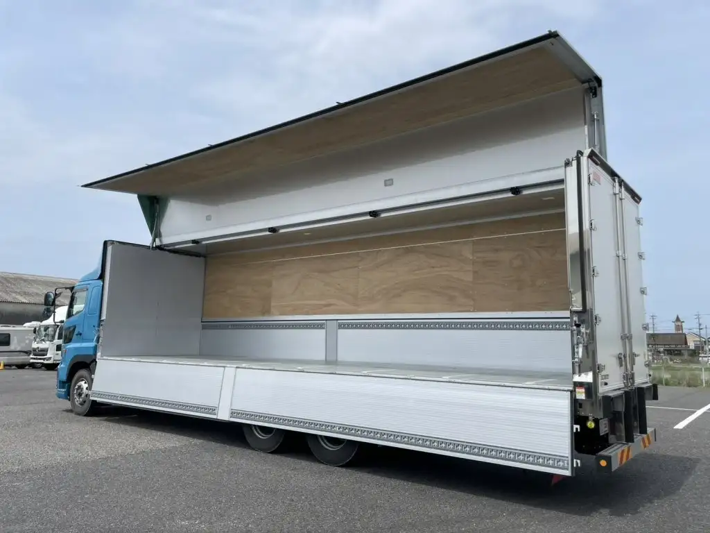 日野 プロフィア 大型 ウイング エアサス ベッドの中古トラック画像7