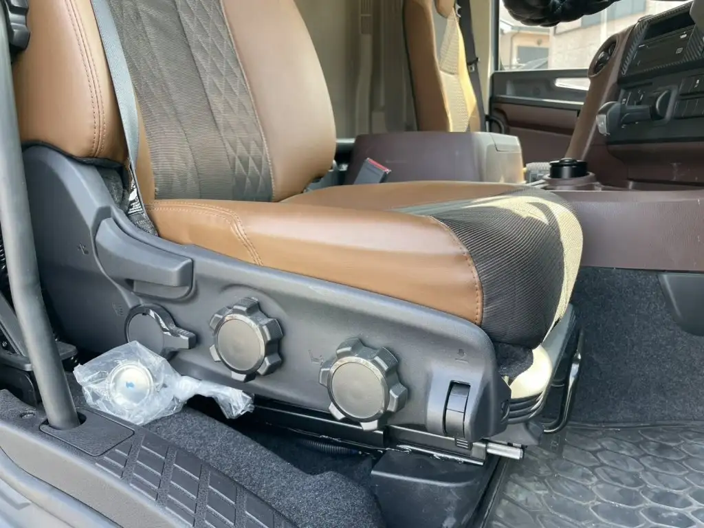 日野 プロフィア 大型 ウイング エアサス ベッドの中古トラック画像12