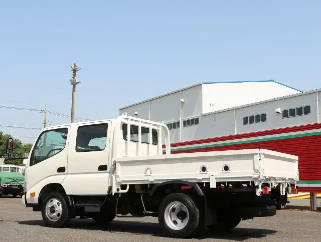 日野 デュトロ 小型 平ボディ Wキャブ TKG-XZU685Mの中古トラック画像4
