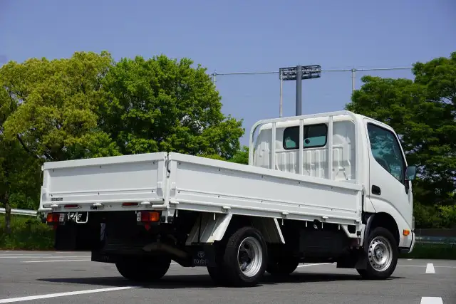 トヨタ ダイナ 小型 平ボディ QDF-KDY231 H26の中古トラック画像3