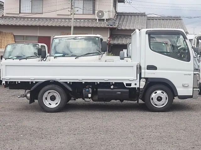 三菱 キャンター 小型 平ボディ 床鉄板 2TG-FBA00の中古トラック画像3