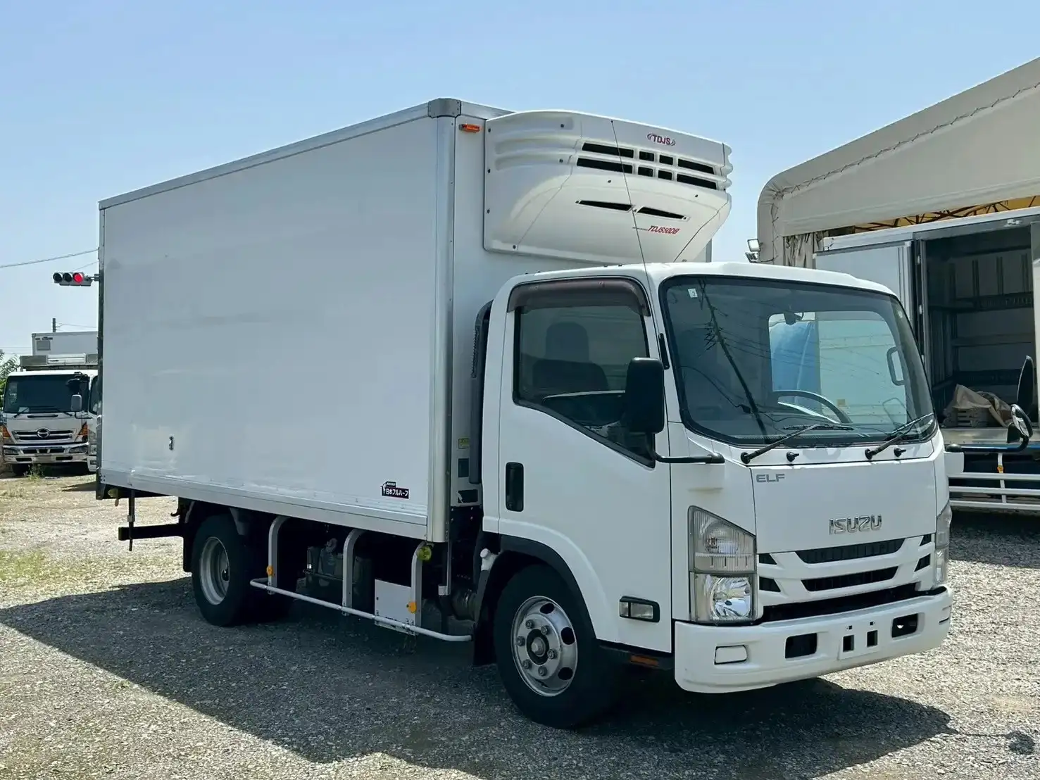 いすゞ エルフ 小型 冷凍冷蔵 低温 2室の中古トラック画像2