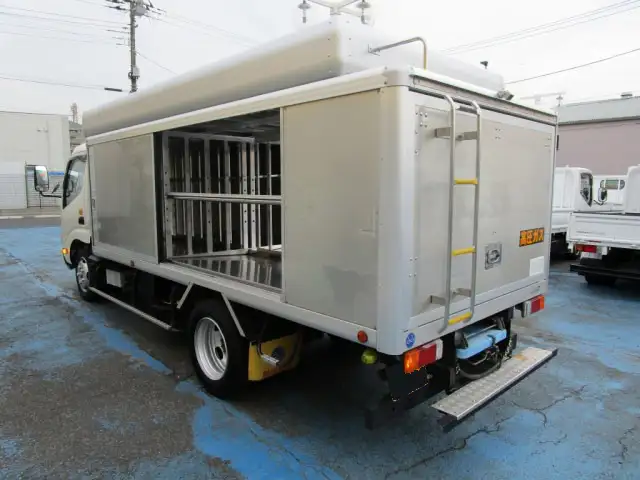 日野 デュトロ 小型 アルミバン ボトルカー サイドドアの中古トラック画像6
