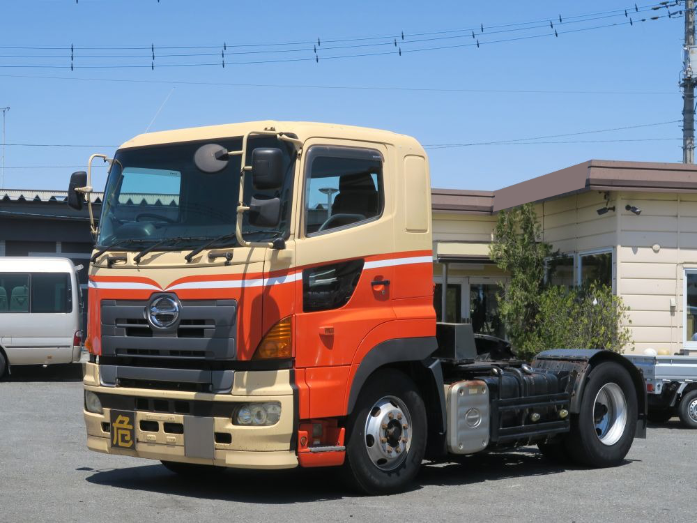 いすゞ ギガ 大型 ウイング エアサス ベッド の中古トラック【車両No.188833】