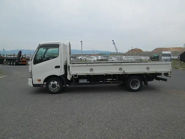 日野 デュトロ 小型 平ボディ 床鉄板 2RG-XZU712Mの中古トラック画像2