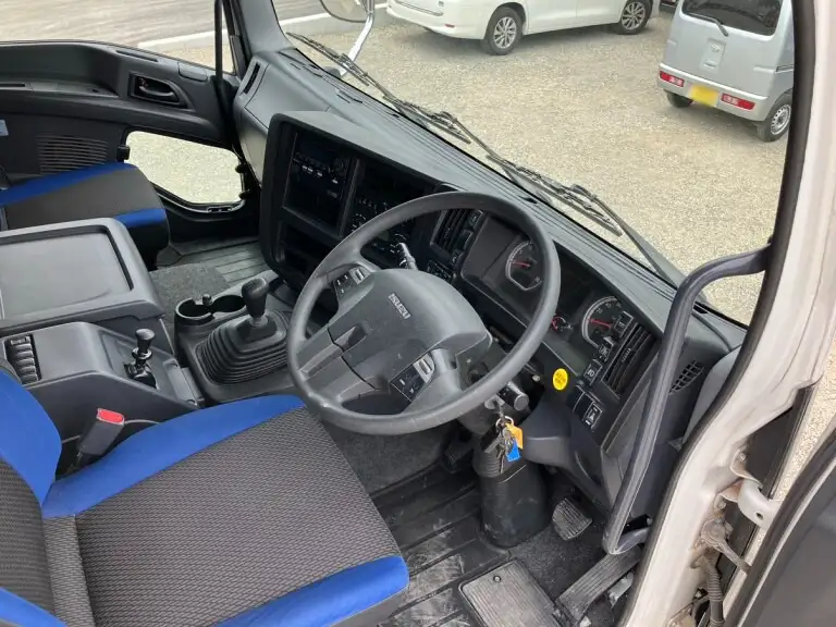 いすゞ ギガ 大型 タンク車 バルク QKG-CYL77Bの中古トラック画像11