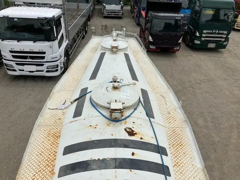 いすゞ ギガ 大型 タンク車 バルク QKG-CYL77Bの中古トラック画像7