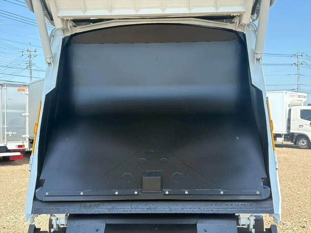 三菱 ファイター 中型/増トン パッカー車 プレス式 ベッドの中古トラック画像7