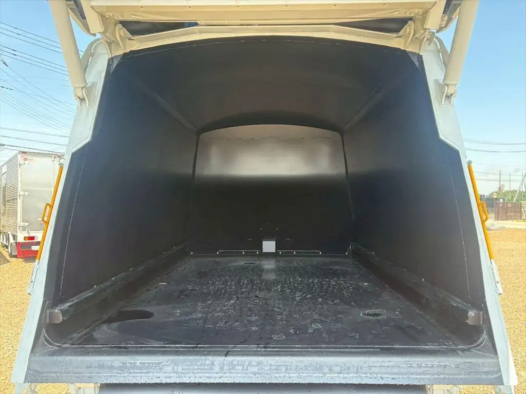 三菱 ファイター 中型/増トン パッカー車 プレス式 ベッドの中古トラック画像6