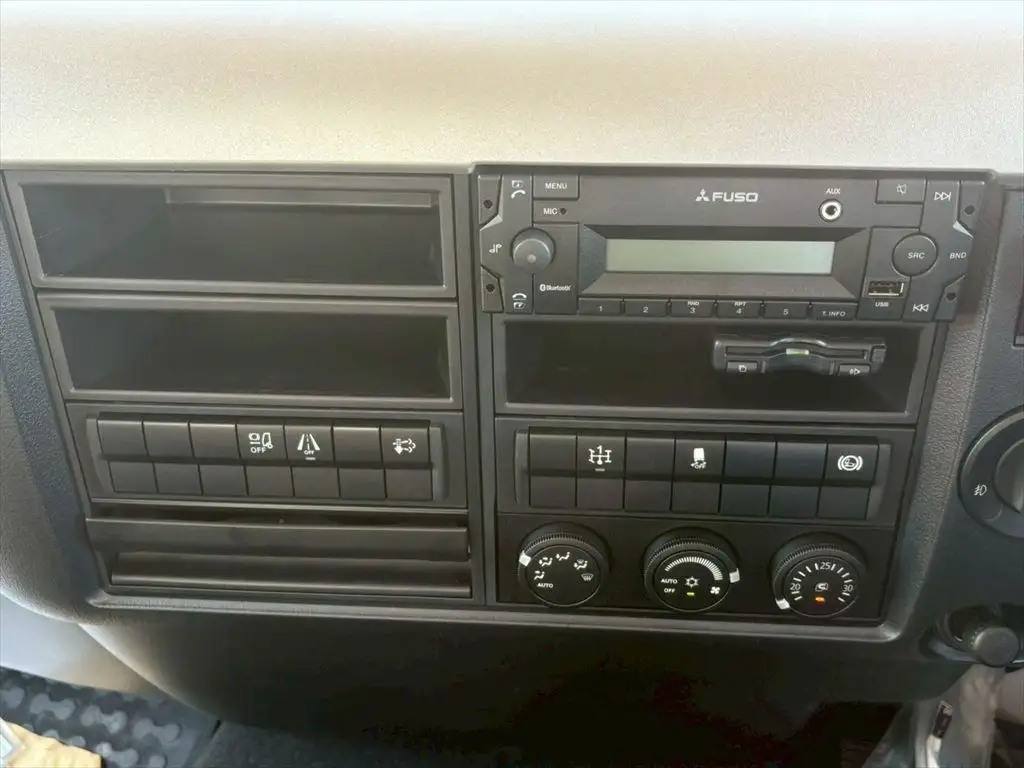 三菱 ファイター 中型/増トン パッカー車 プレス式 ベッドの中古トラック画像15