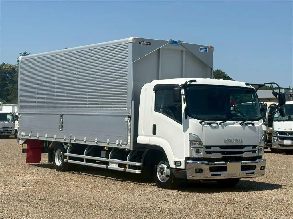 いすゞ フォワード 中型/増トン ウイング エアサス ベッドの中古トラック画像2