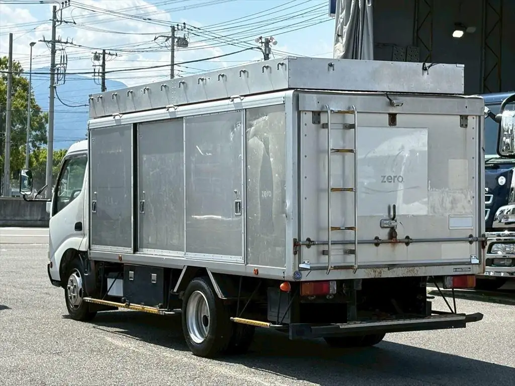 日野 デュトロ 小型 アルミバン ボトルカー サイドドアの中古トラック画像4