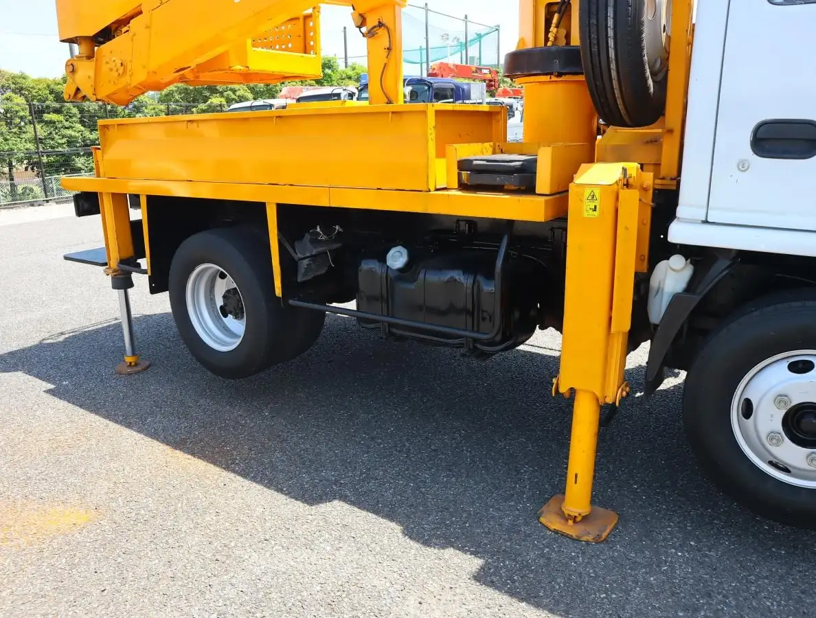 いすゞ エルフ 小型 高所・建柱車 高所作業車 BDG-NKR85Nの中古トラック画像6