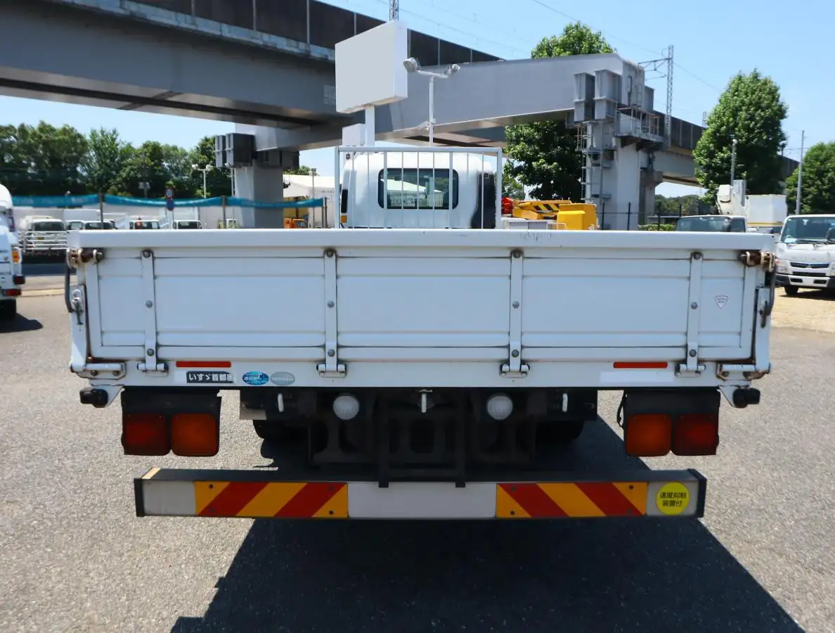 いすゞ フォワード 中型/増トン 平ボディ ベッド LPG-FTR90S2の中古トラック画像4
