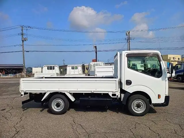 三菱 キャンター 小型 平ボディ TKG-BSZ5F24 H30の中古トラック画像4