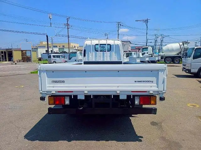 マツダ タイタン 小型 平ボディ 2RG-LMS88AR R2の中古トラック画像4