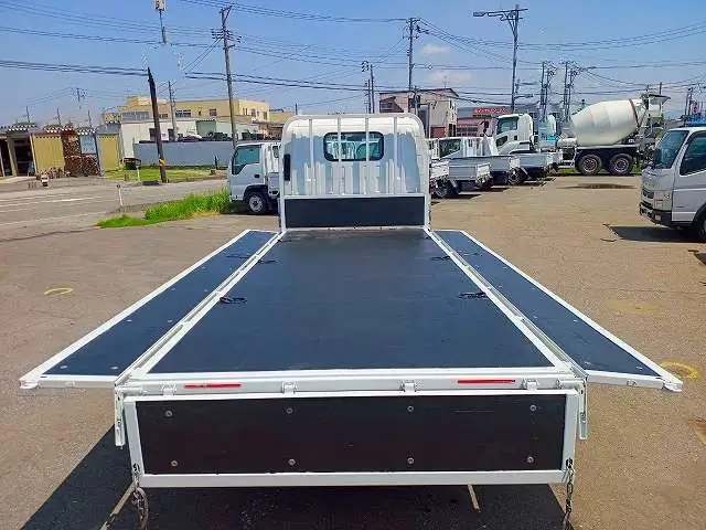 マツダ タイタン 小型 平ボディ 2RG-LMS88AR R2の中古トラック画像7