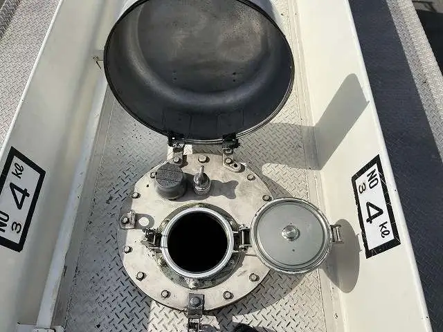 三菱 スーパーグレート 大型 タンク車 ローリー KL-FT50JNYの中古トラック画像8