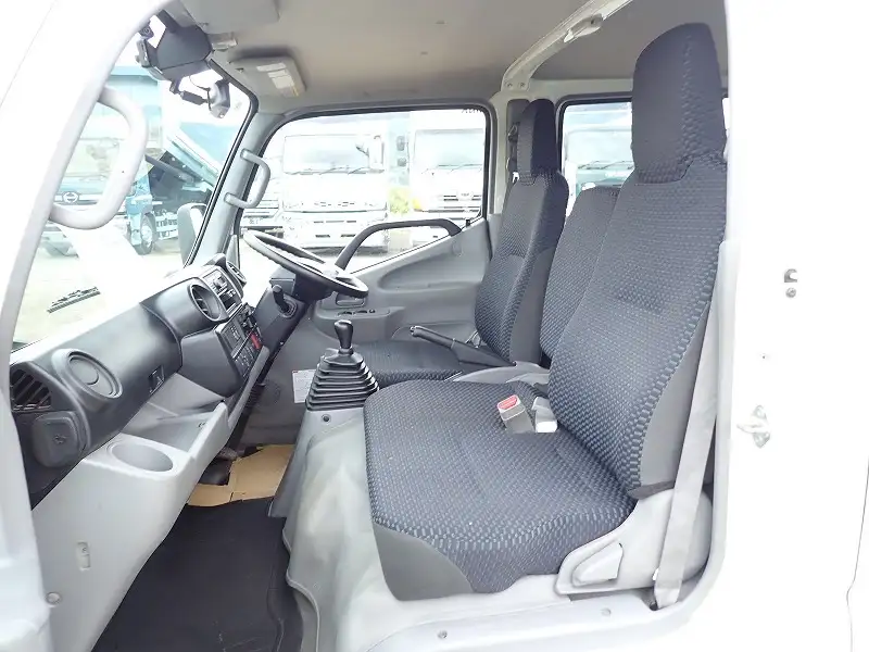 日野 デュトロ 小型 平ボディ Wキャブ 2RG-XZU605Mの中古トラック画像12