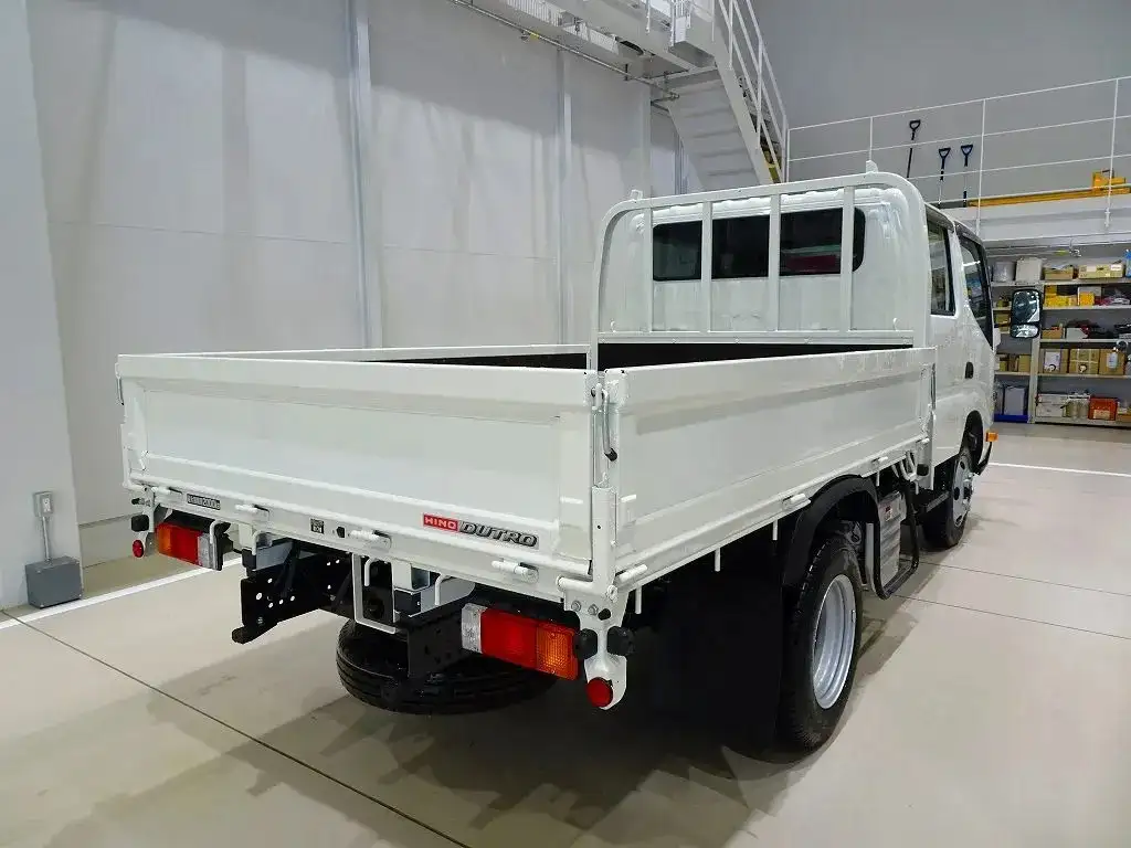 日野 デュトロ 小型 平ボディ Wキャブ 2DG-XZU685Mの中古トラック画像3