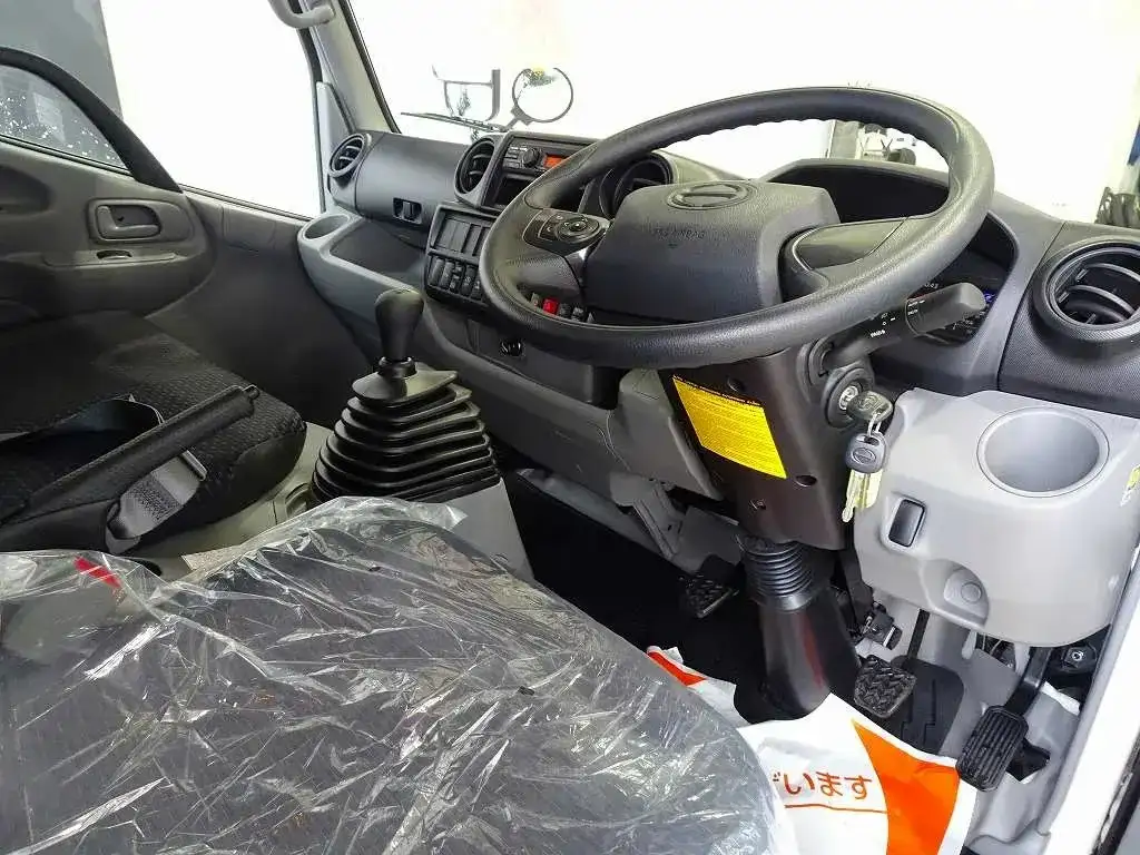 日野 デュトロ 小型 平ボディ Wキャブ 2DG-XZU685Mの中古トラック画像11
