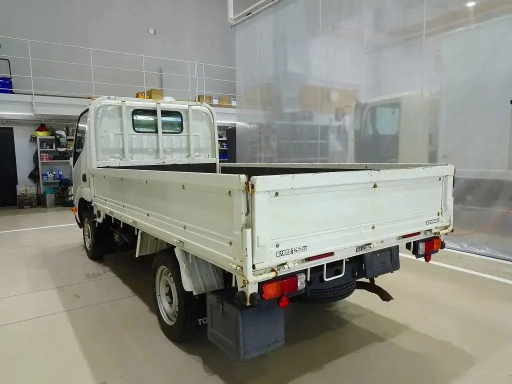 トヨタ ダイナ 小型 平ボディ LDF-KDY281 R2の中古トラック画像4