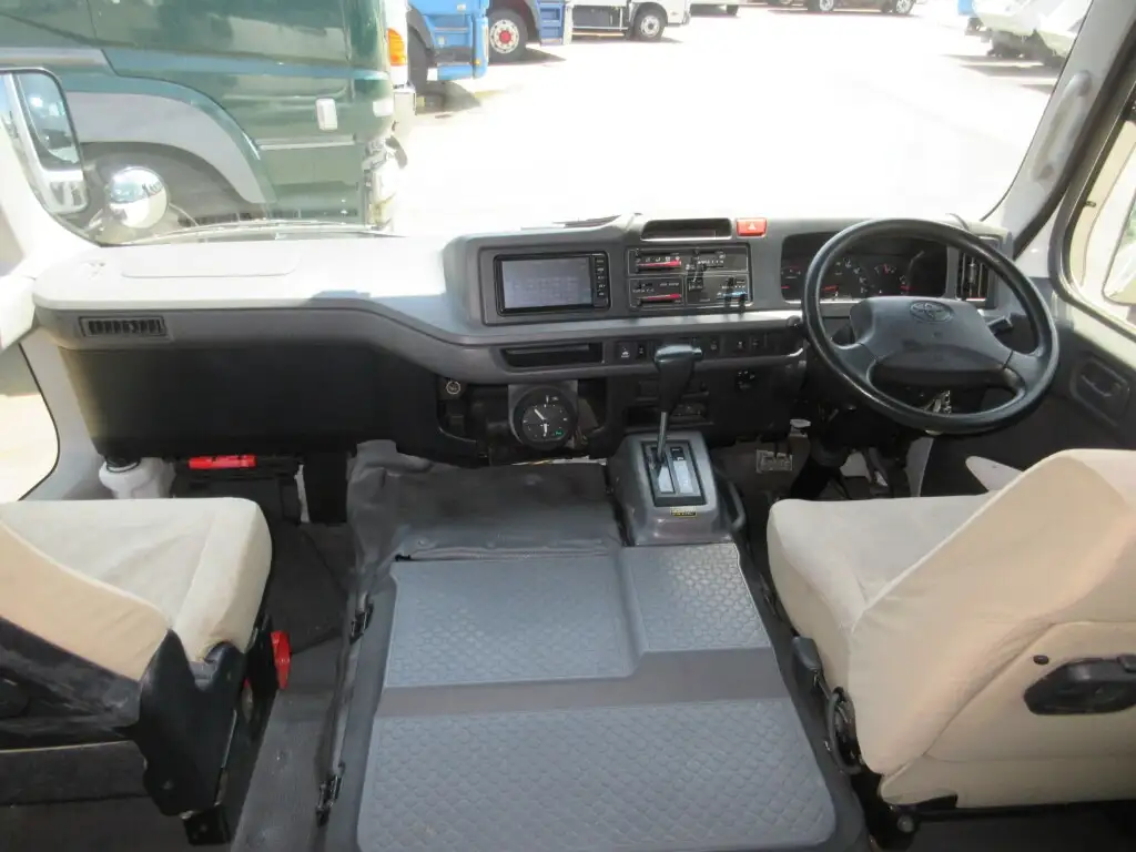 トヨタ コースター 小型 バス マイクロバス SKG-XZB70の中古トラック画像9