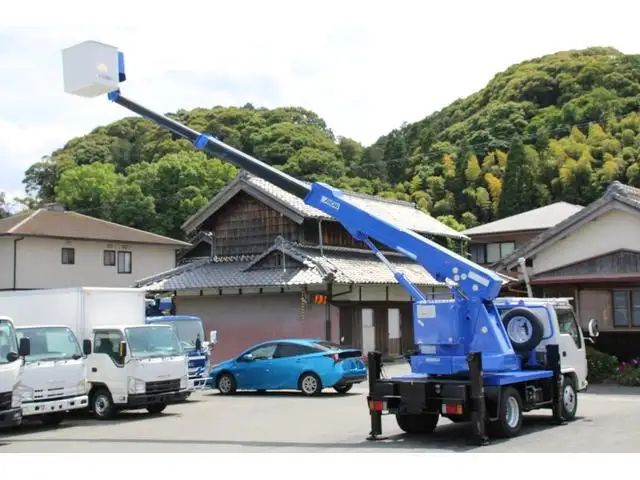 いすゞ エルフ 小型 高所・建柱車 高所作業車 電工仕様の中古トラック画像4