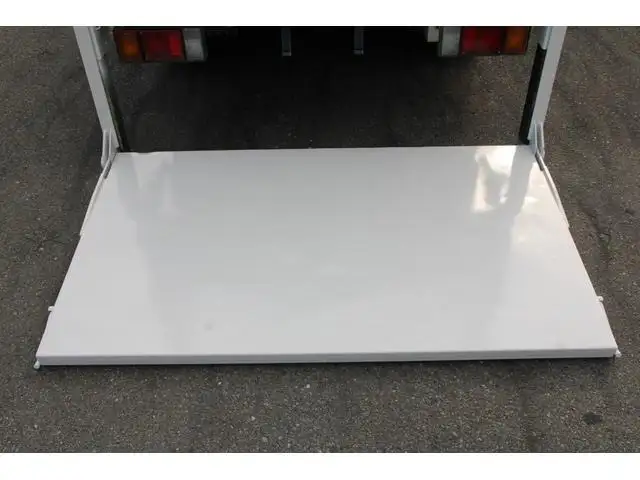 いすゞ エルフ 小型 平ボディ パワーゲート 床鉄板の中古トラック画像7