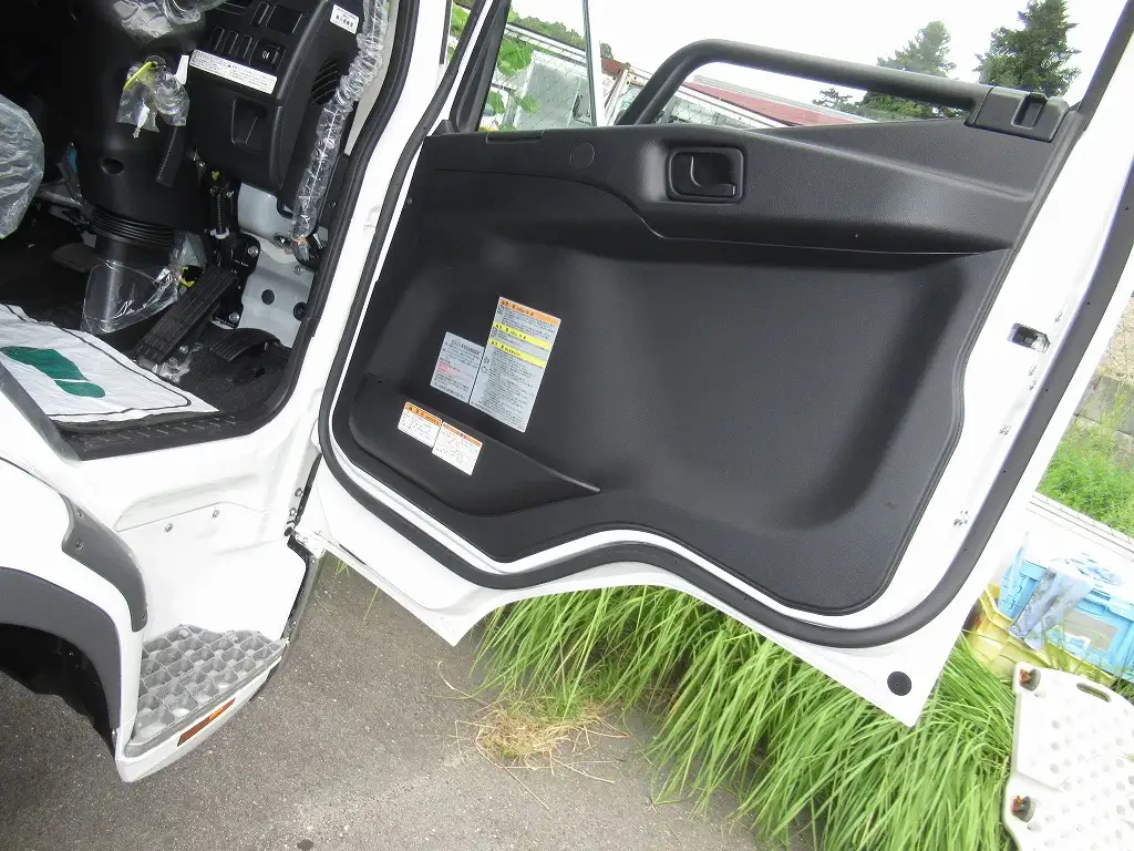 三菱 ファイター 中型/増トン ウイング エアサス ベッドの中古トラック画像15