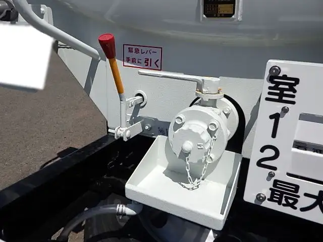 三菱 キャンター 小型 タンク車 ローリー 2RG-FEAV0の中古トラック画像8