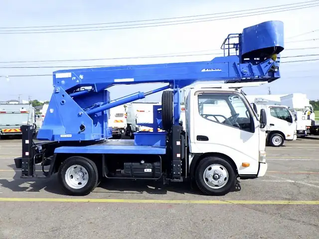 トヨタ ダイナ 小型 高所・建柱車 高所作業車 TKG-XZU600Hの中古トラック画像2
