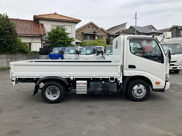 トヨタ ダイナ 小型 平ボディ 床鉄板 2RG-XZC605の中古トラック画像3