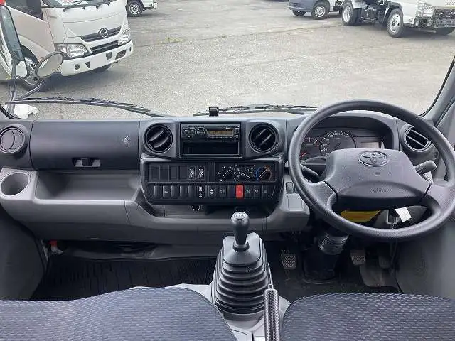 トヨタ ダイナ 小型 平ボディ Wキャブ 2PG-GDY231の中古トラック画像11