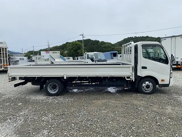 トヨタ ダイナ 小型 平ボディ TKG-XZU722 H30の中古トラック画像3