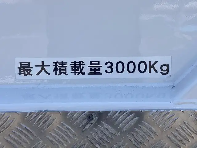いすゞ エルフ 小型 平ボディ パワーゲート 床鉄板の中古トラック画像11