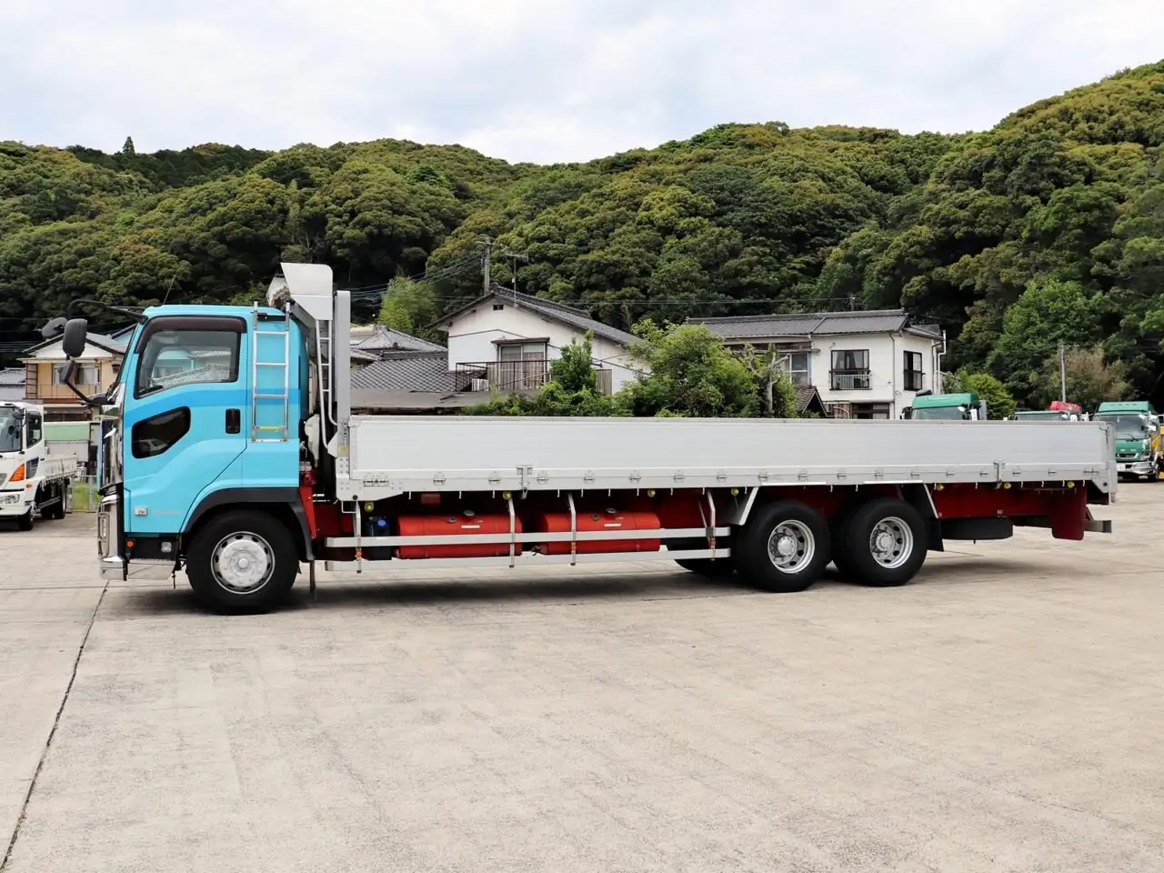 いすゞ ギガ 大型 平ボディ アルミブロック QKG-CYM77Bの中古トラック画像4