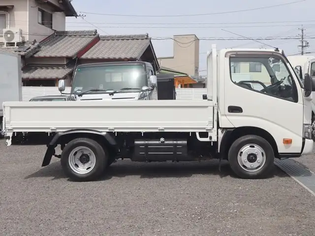 トヨタ ダイナ 小型 平ボディ TPG-XZU605 H29の中古トラック画像3