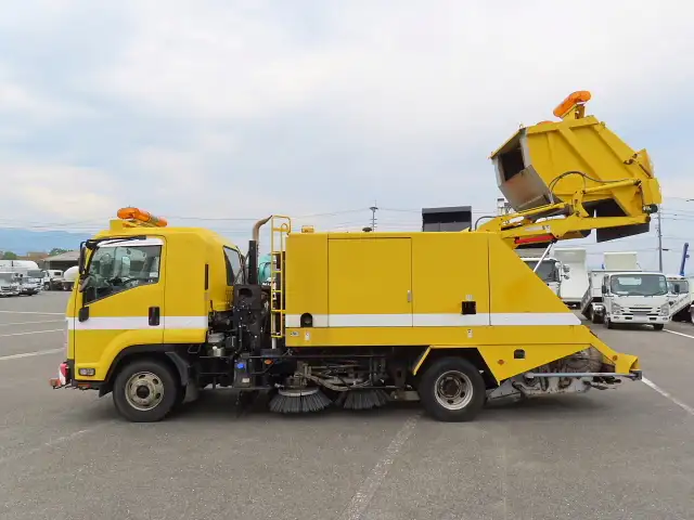 いすゞ フォワード 中型/増トン タンク車 その他 2PG-FRR90T2の中古トラック画像8