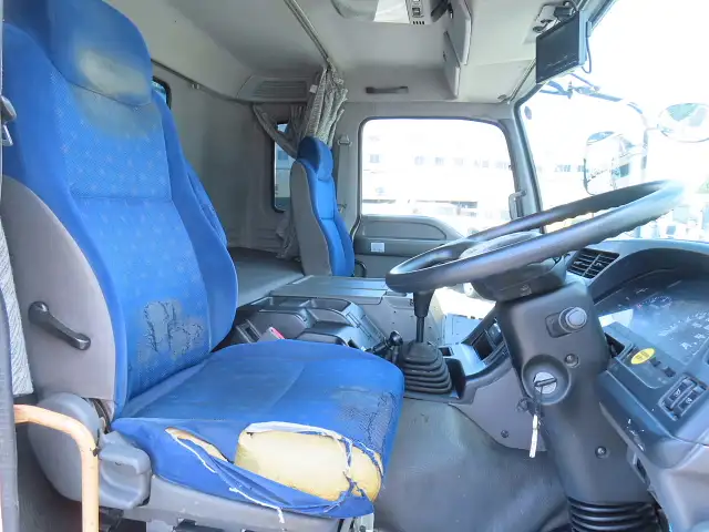 いすゞ ギガ 大型 タンク車 バルク QKG-CYM77AMの中古トラック画像11